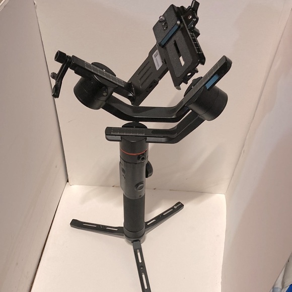 Feiyu AK2000 3-Axis Gimbal Stabilizer - Picture 2 of 9